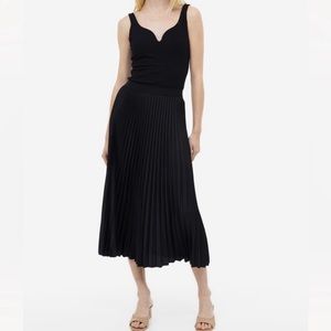 HM Pleated Black Midi Skirt